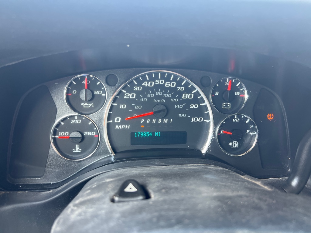 Photo 17 of this CHEVROLET EXPRESS G2500