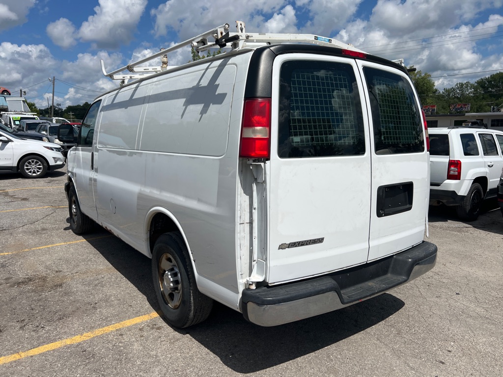 Photo 6 of this CHEVROLET EXPRESS G2500