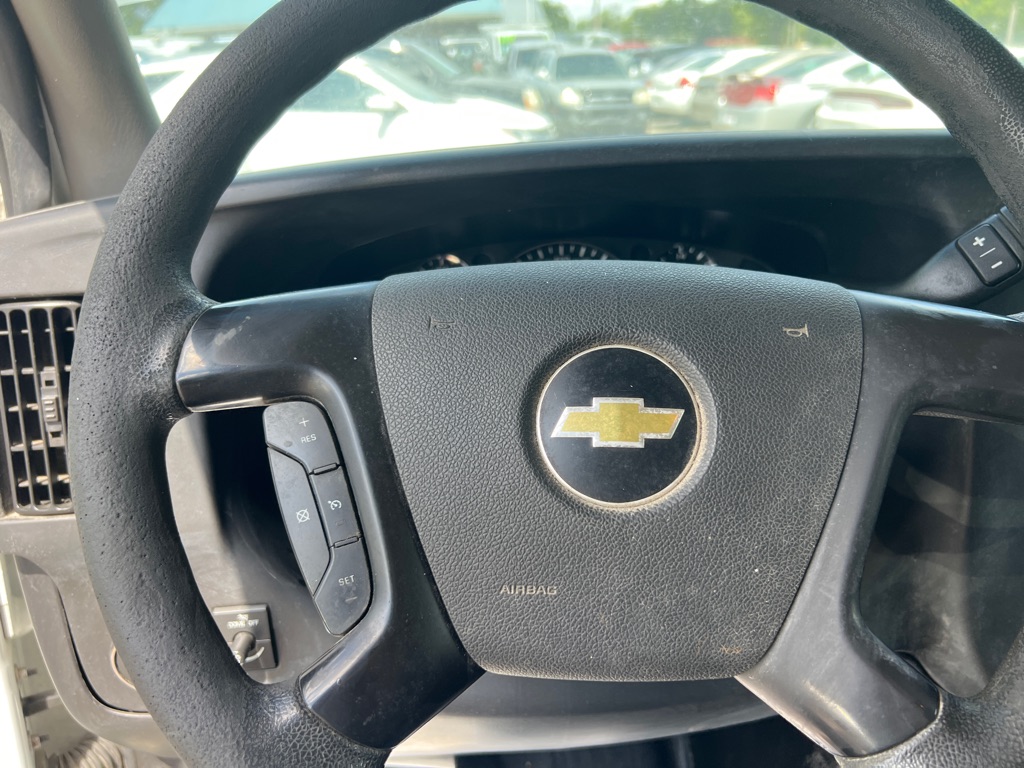 Photo 16 of this CHEVROLET EXPRESS G2500