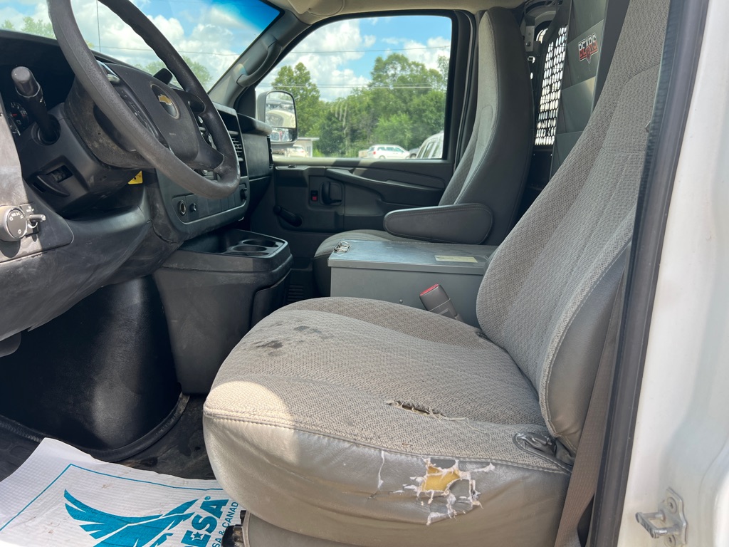 Photo 12 of this CHEVROLET EXPRESS G2500
