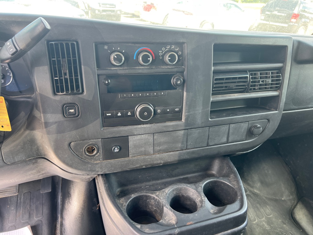 Photo 14 of this CHEVROLET EXPRESS G2500