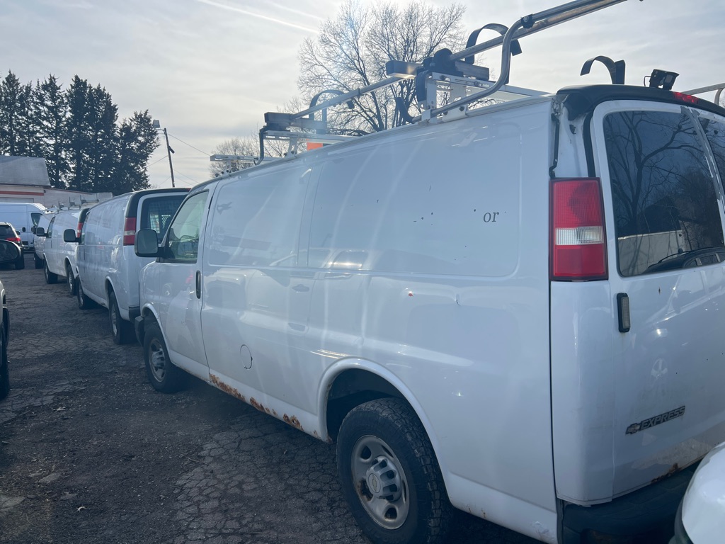 Photo 12 of this CHEVROLET EXPRESS G2500