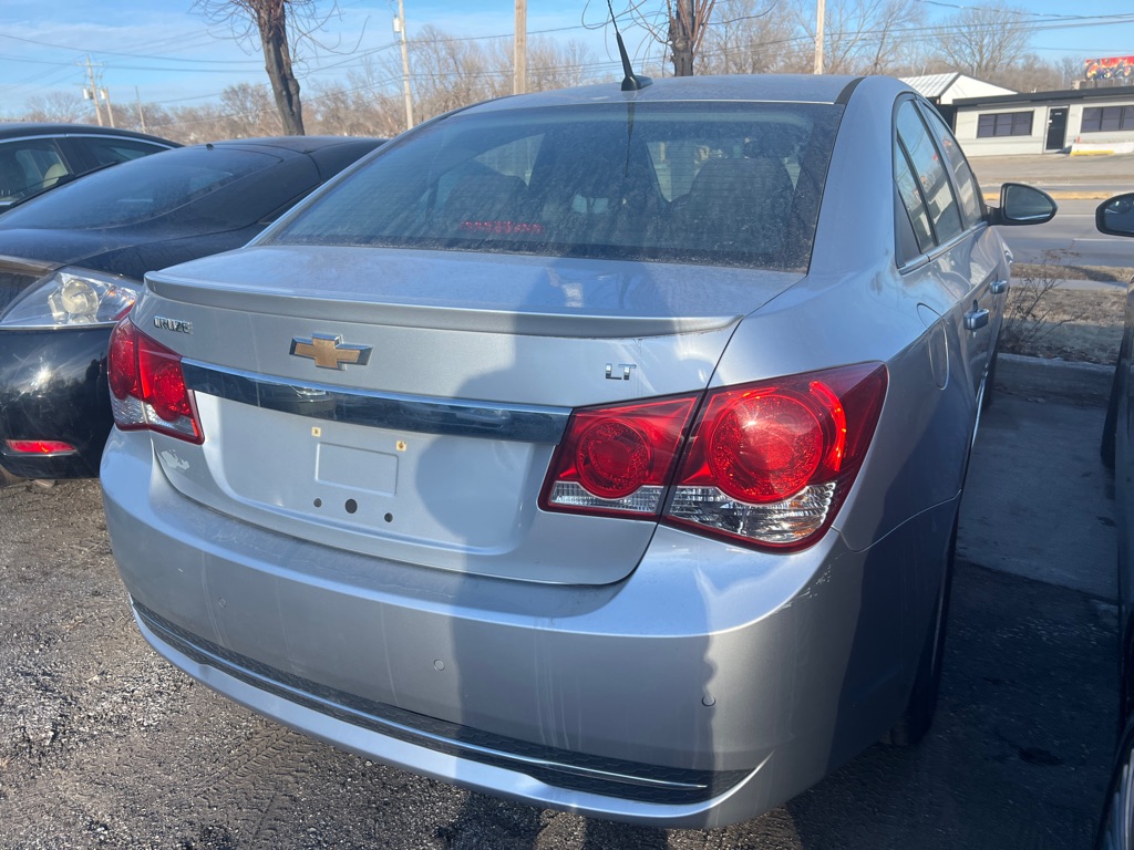 Photo 6 of this CHEVROLET CRUZE