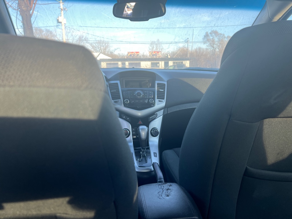 Photo 10 of this CHEVROLET CRUZE