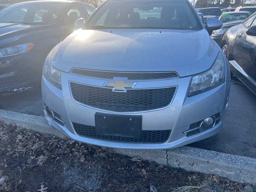 Photo 2 of this CHEVROLET CRUZE
