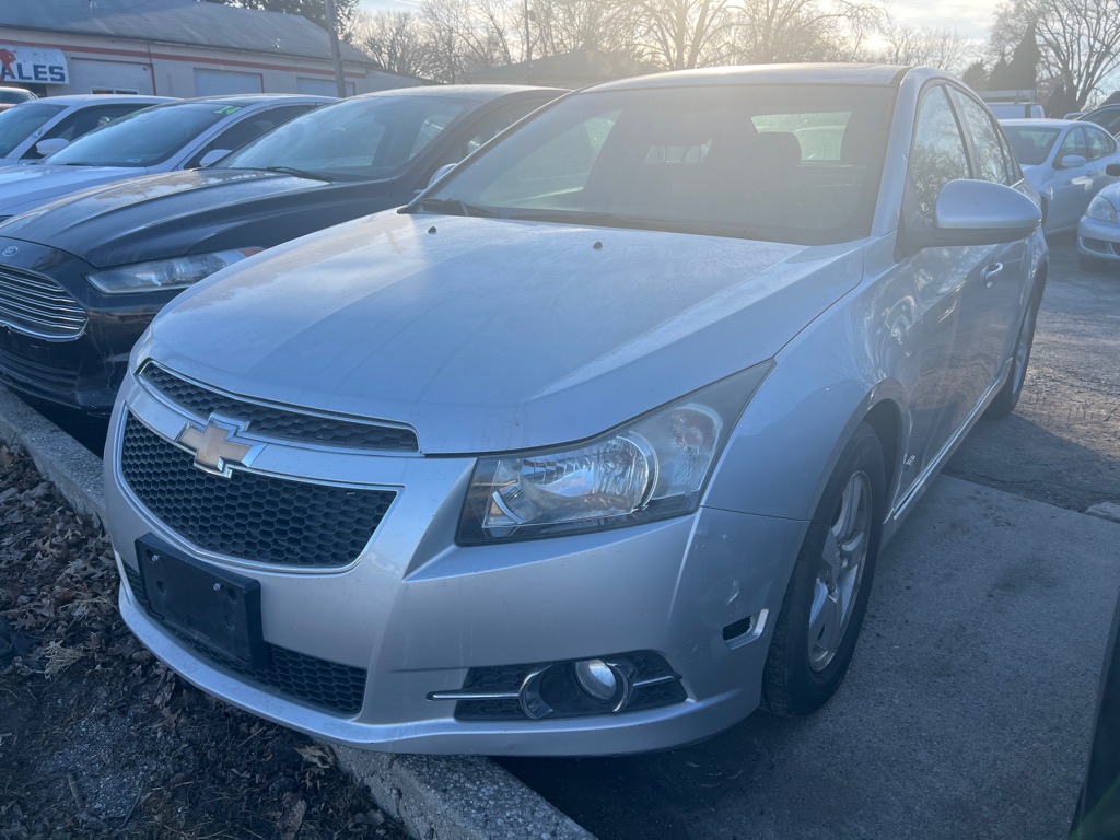 Photo 4 of this CHEVROLET CRUZE