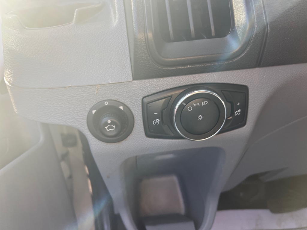 Photo 9 of this FORD TRANSIT