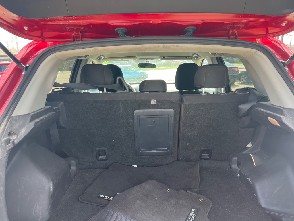 Photo 11 of this MITSUBISHI OUTLANDER SPORT