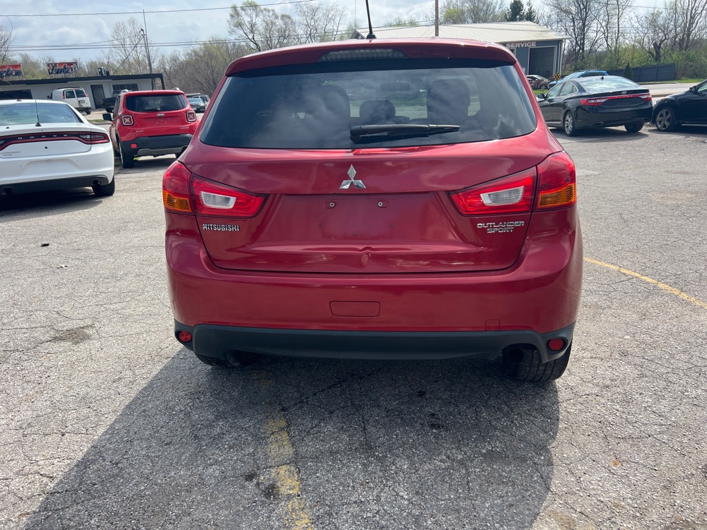 Photo 6 of this MITSUBISHI OUTLANDER SPORT