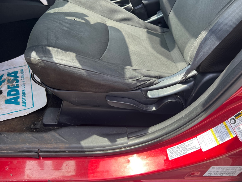 Photo 17 of this MITSUBISHI OUTLANDER SPORT