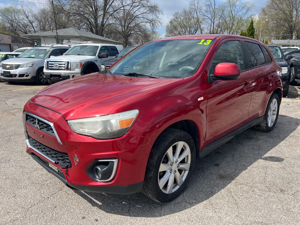 Photo 2 of this MITSUBISHI OUTLANDER SPORT