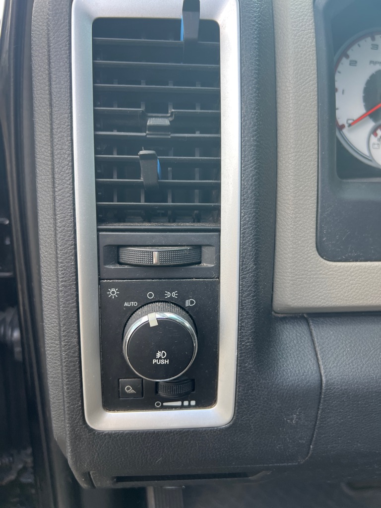 Photo 20 of this DODGE RAM 1500