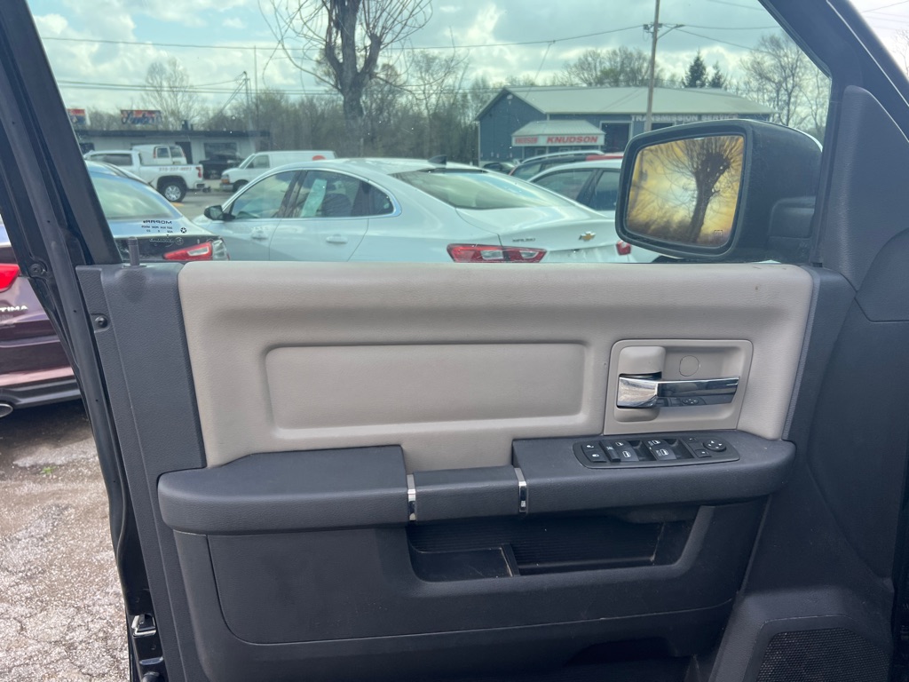Photo 16 of this DODGE RAM 1500