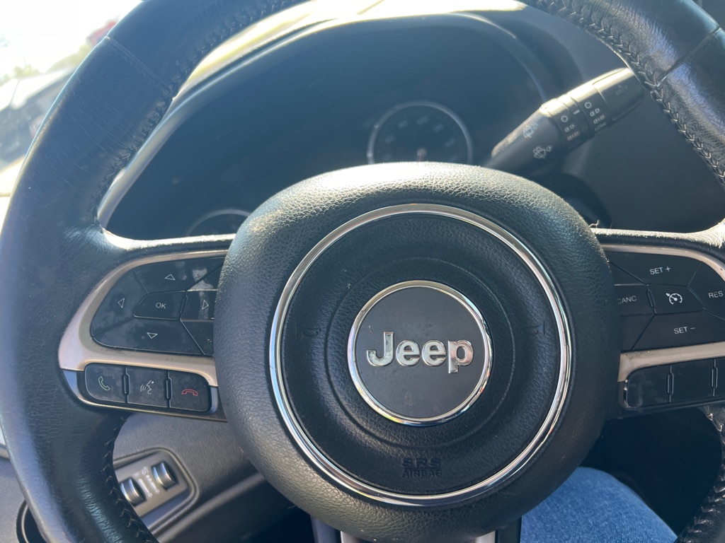 Photo 16 of this JEEP RENEGADE