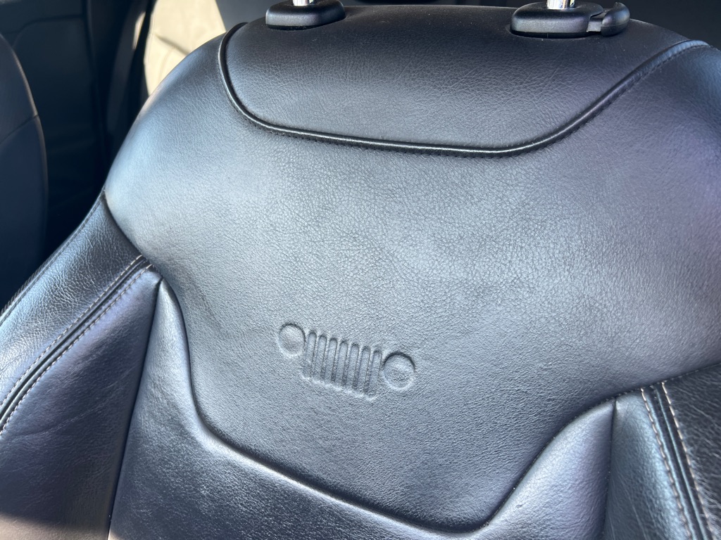 Photo 14 of this JEEP RENEGADE