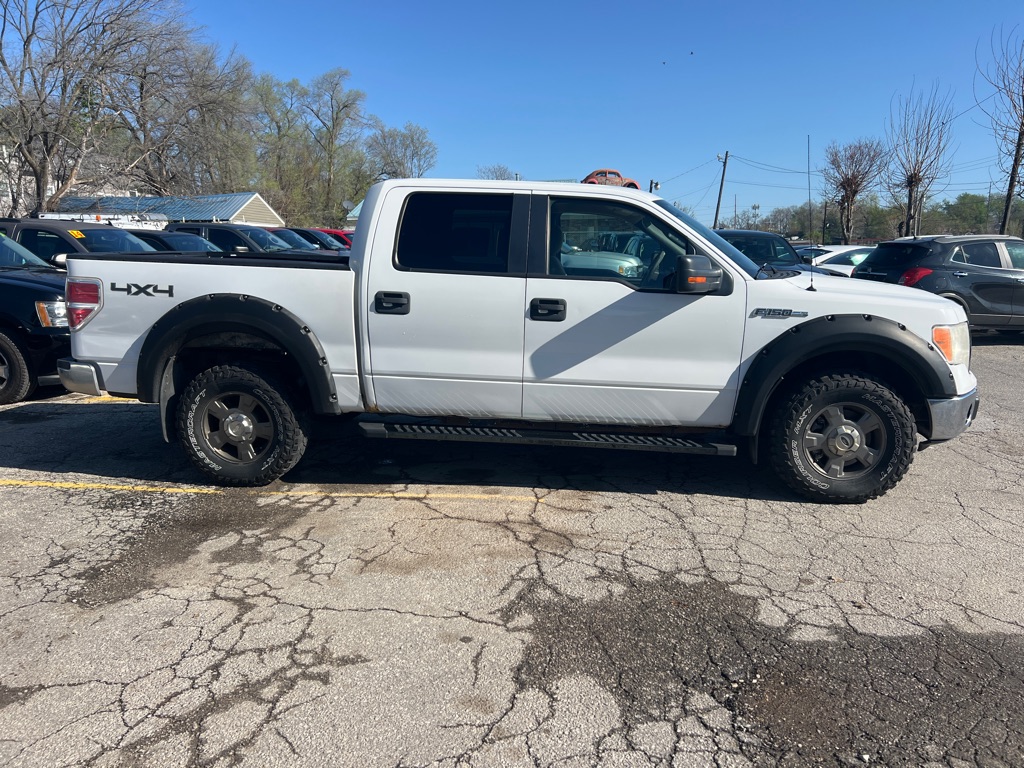 Photo 4 of this FORD F150