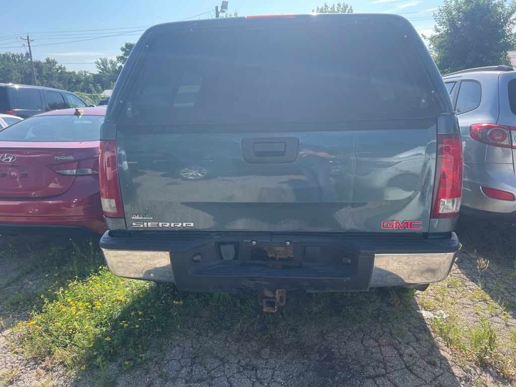 Photo 3 of this GMC SIERRA