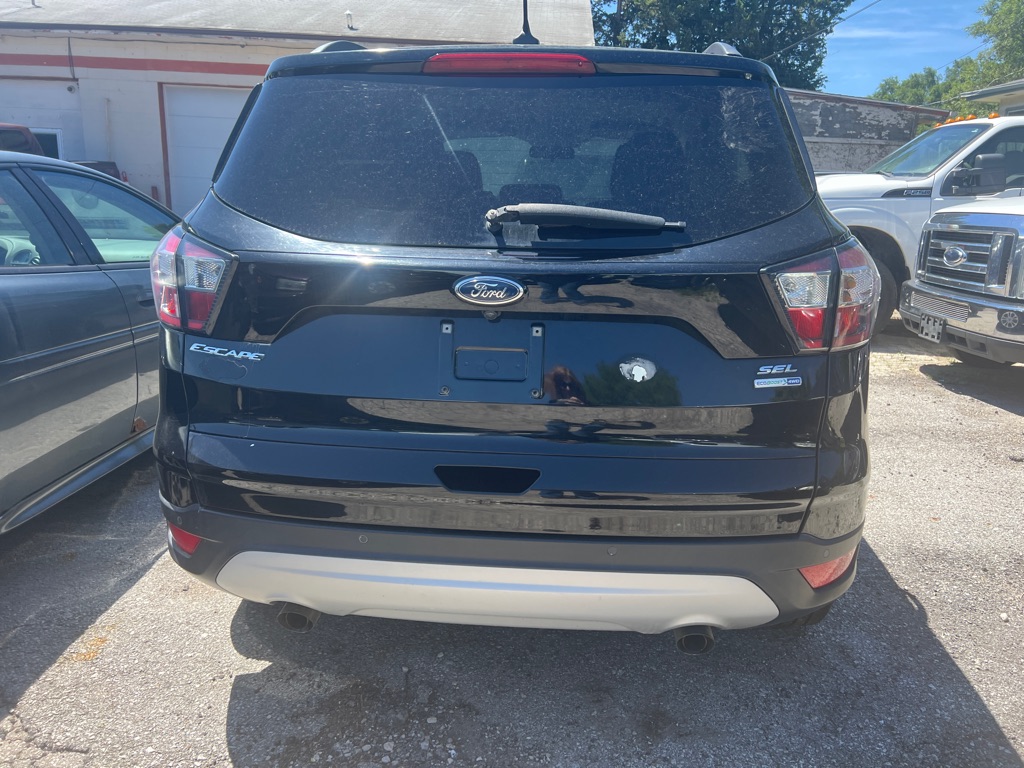 Photo 4 of this FORD ESCAPE