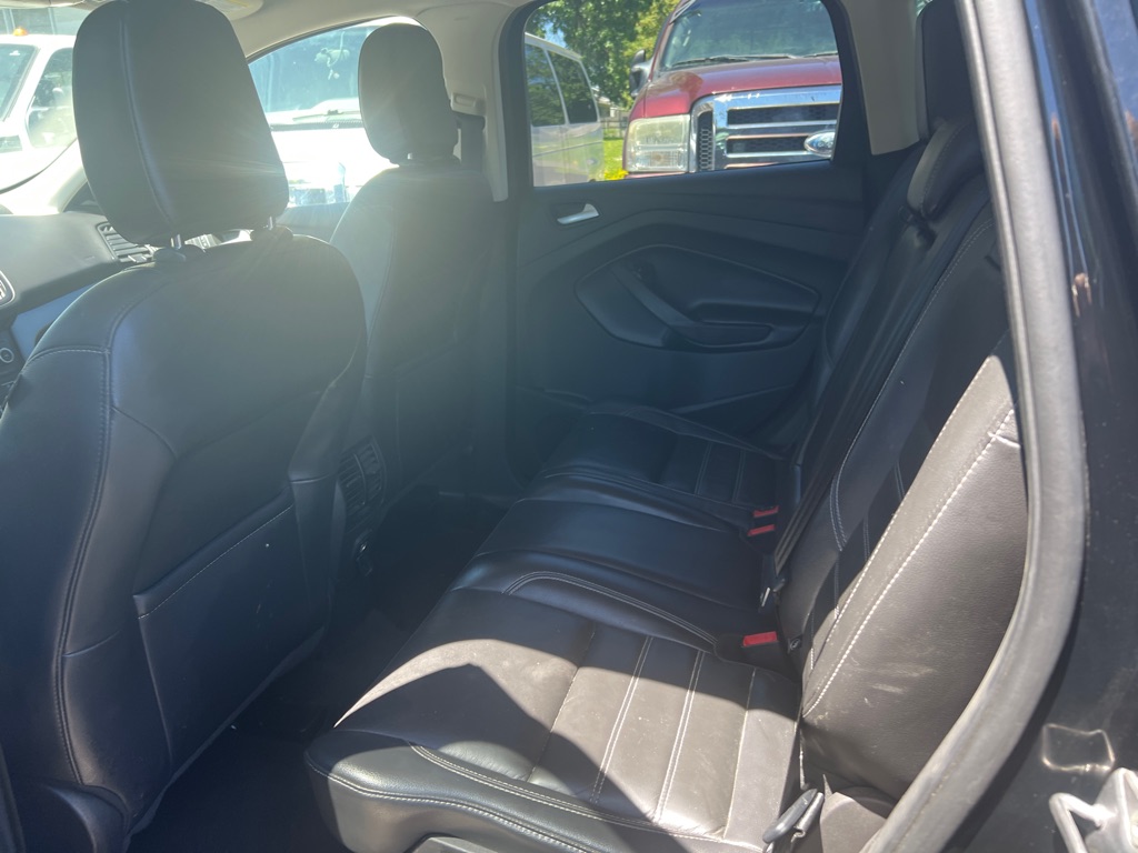 Photo 8 of this FORD ESCAPE