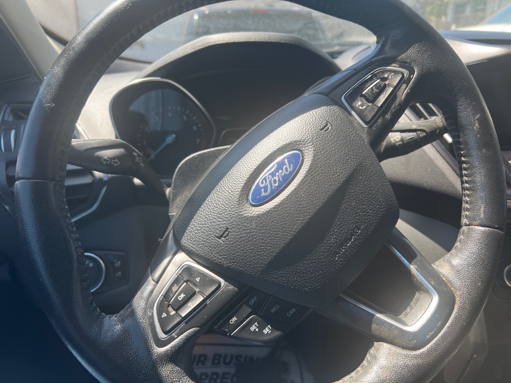 Photo 15 of this FORD ESCAPE