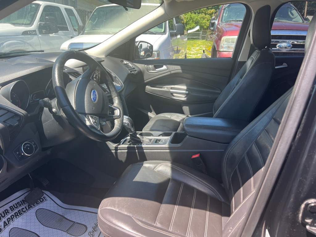 Photo 11 of this FORD ESCAPE