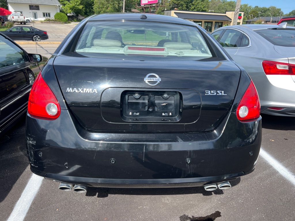 Photo 4 of this NISSAN MAXIMA