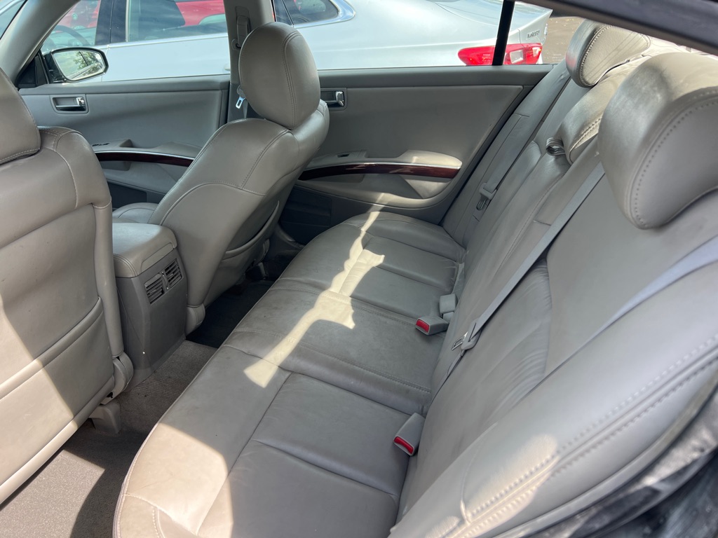 Photo 7 of this NISSAN MAXIMA