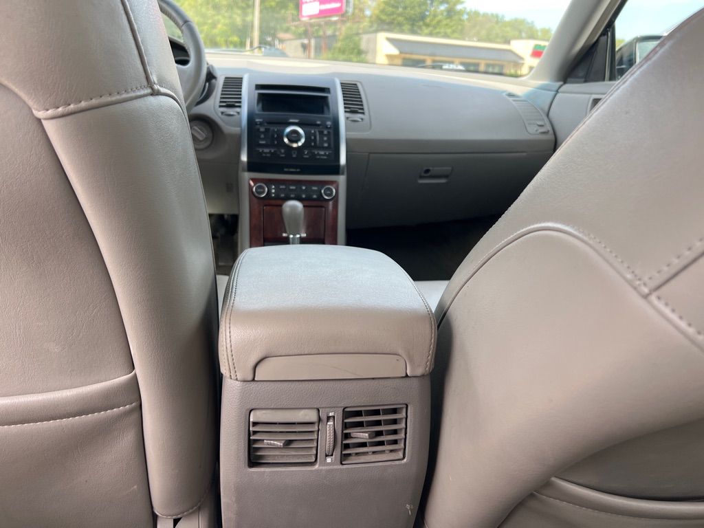 Photo 9 of this NISSAN MAXIMA