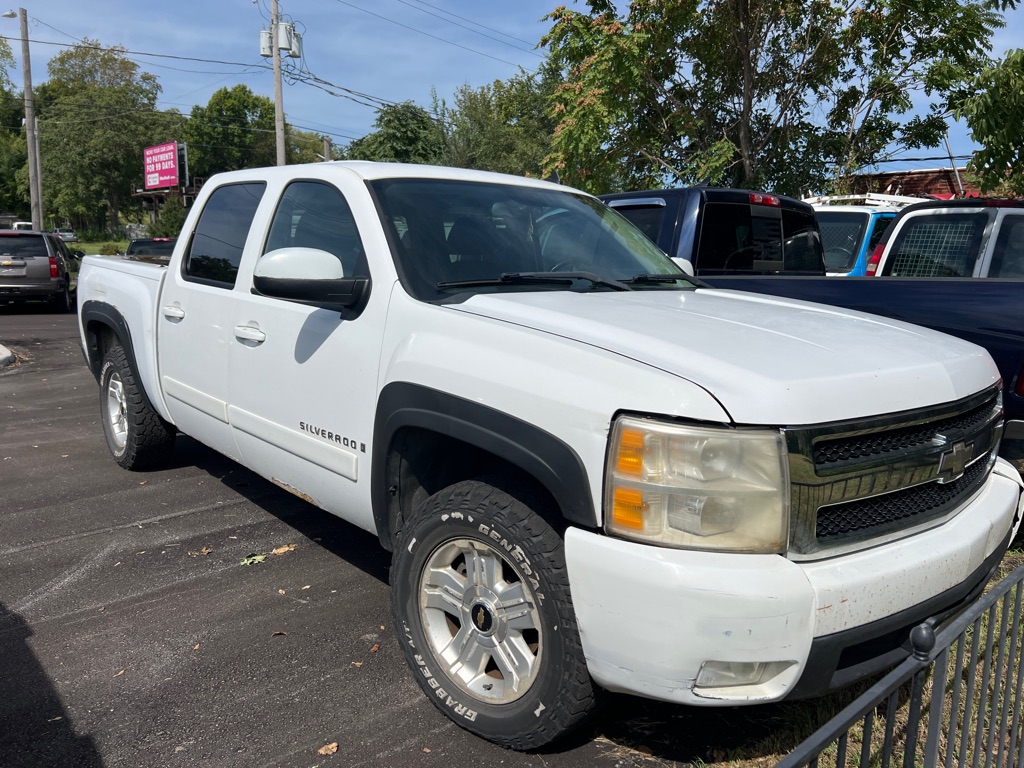 Photo 2 of this CHEVROLET SILVERADO 1500