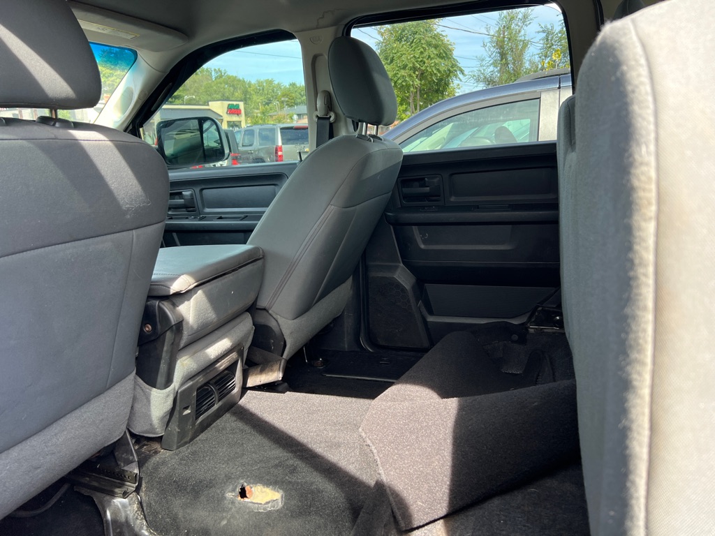 Photo 7 of this RAM 1500