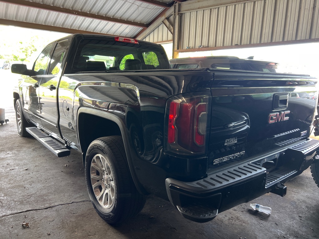 Photo 5 of this GMC SIERRA
