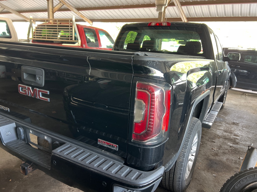 Photo 6 of this GMC SIERRA