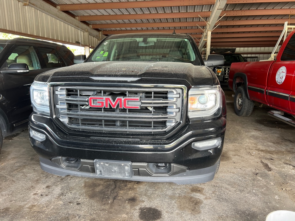 Photo 2 of this GMC SIERRA