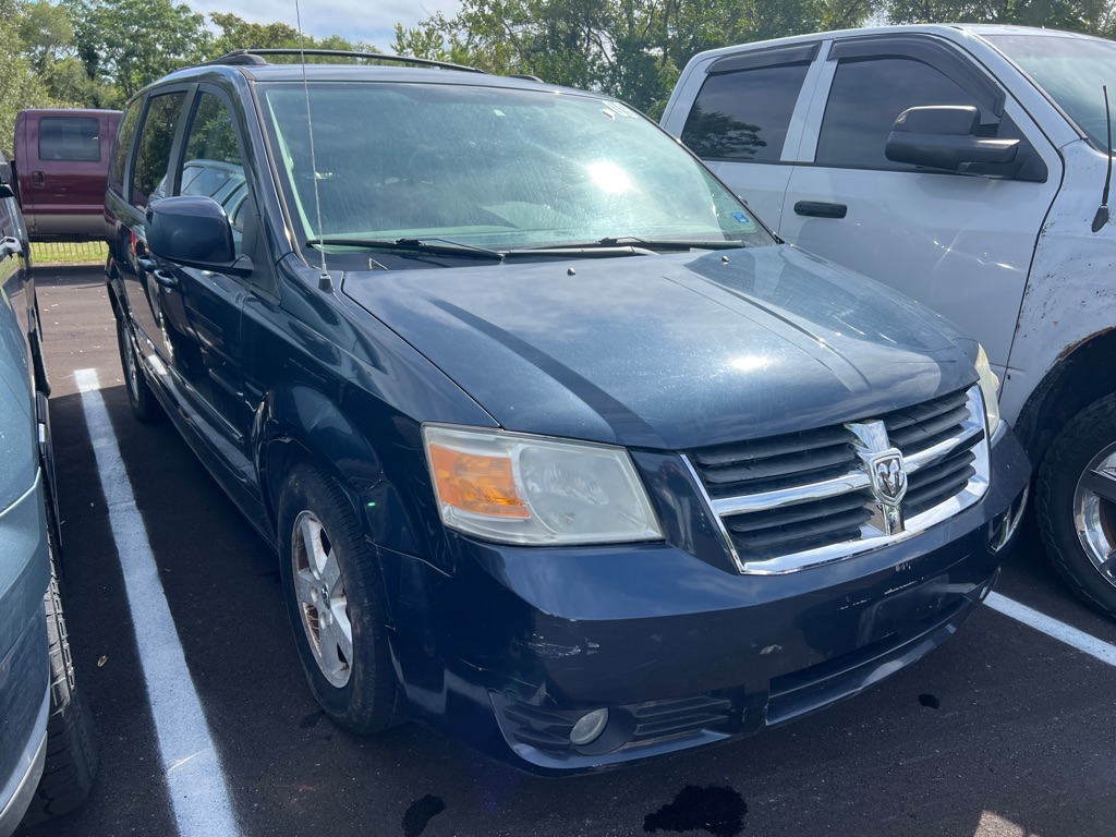 Photo 2 of this CHRYSLER TOWN & COUNTRY