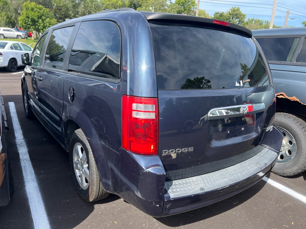 Photo 5 of this CHRYSLER TOWN & COUNTRY
