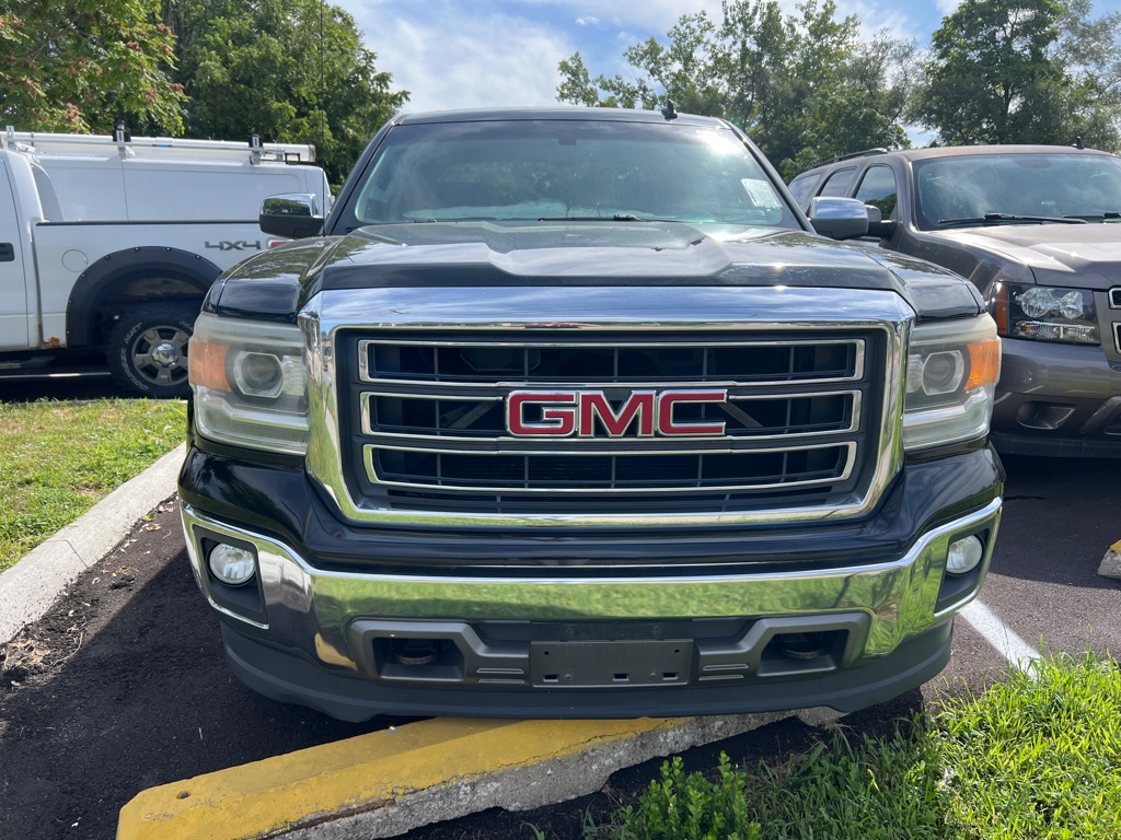Photo 2 of this GMC SIERRA
