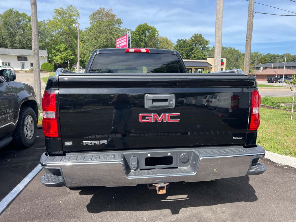Photo 6 of this GMC SIERRA