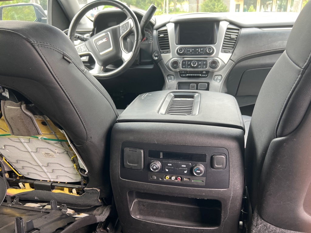 Photo 14 of this GMC YUKON XL