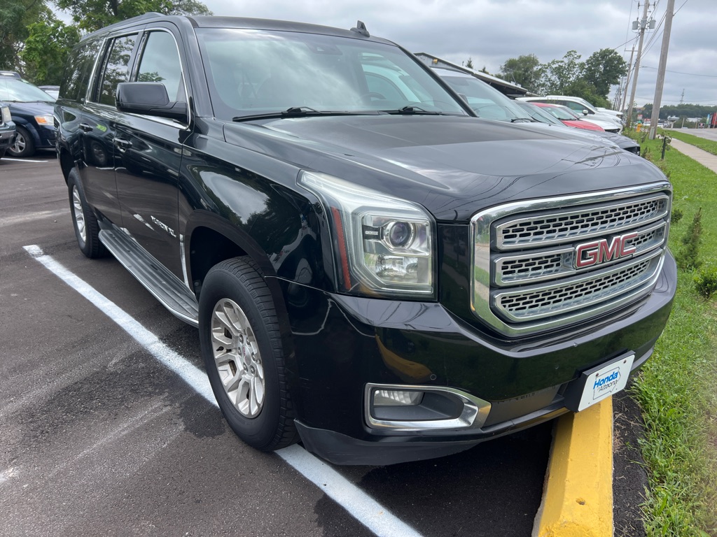 Photo 3 of this GMC YUKON XL
