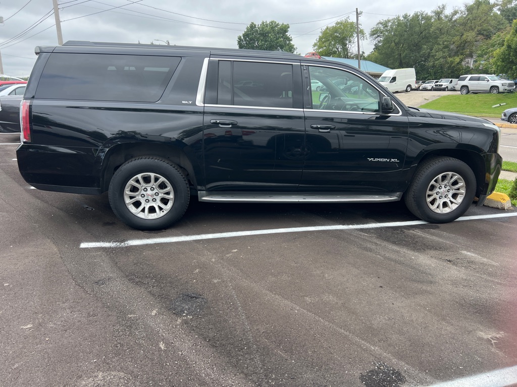 Photo 4 of this GMC YUKON XL