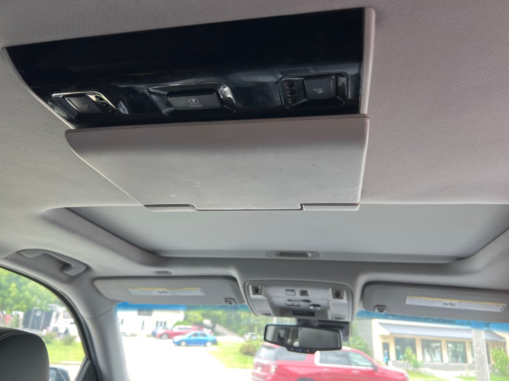 Photo 15 of this GMC YUKON XL
