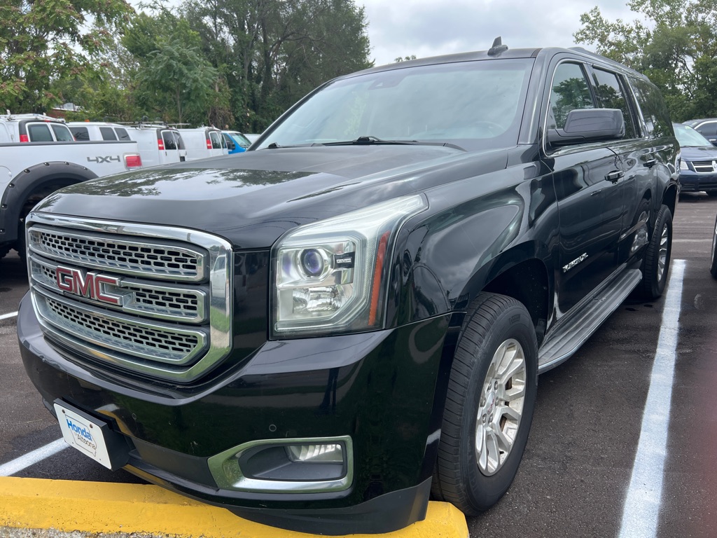 Photo 2 of this GMC YUKON XL