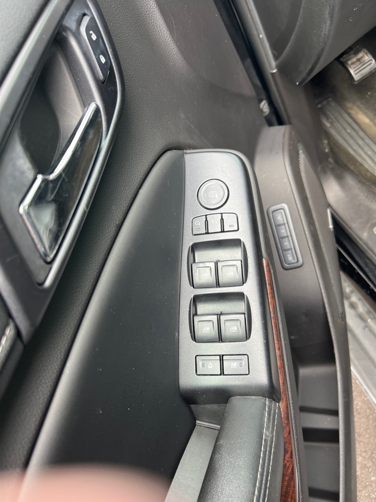 Photo 21 of this GMC YUKON XL