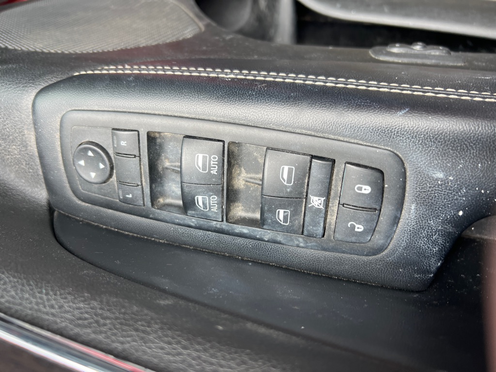 Photo 15 of this JEEP GRAND CHEROKEE