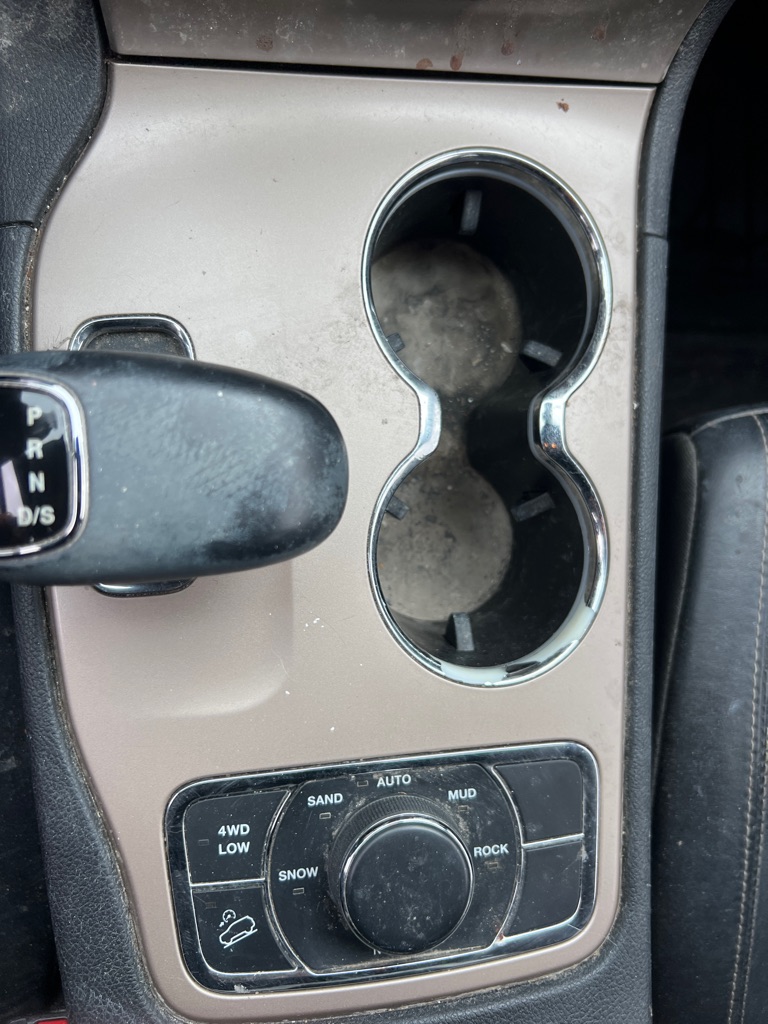 Photo 18 of this JEEP GRAND CHEROKEE