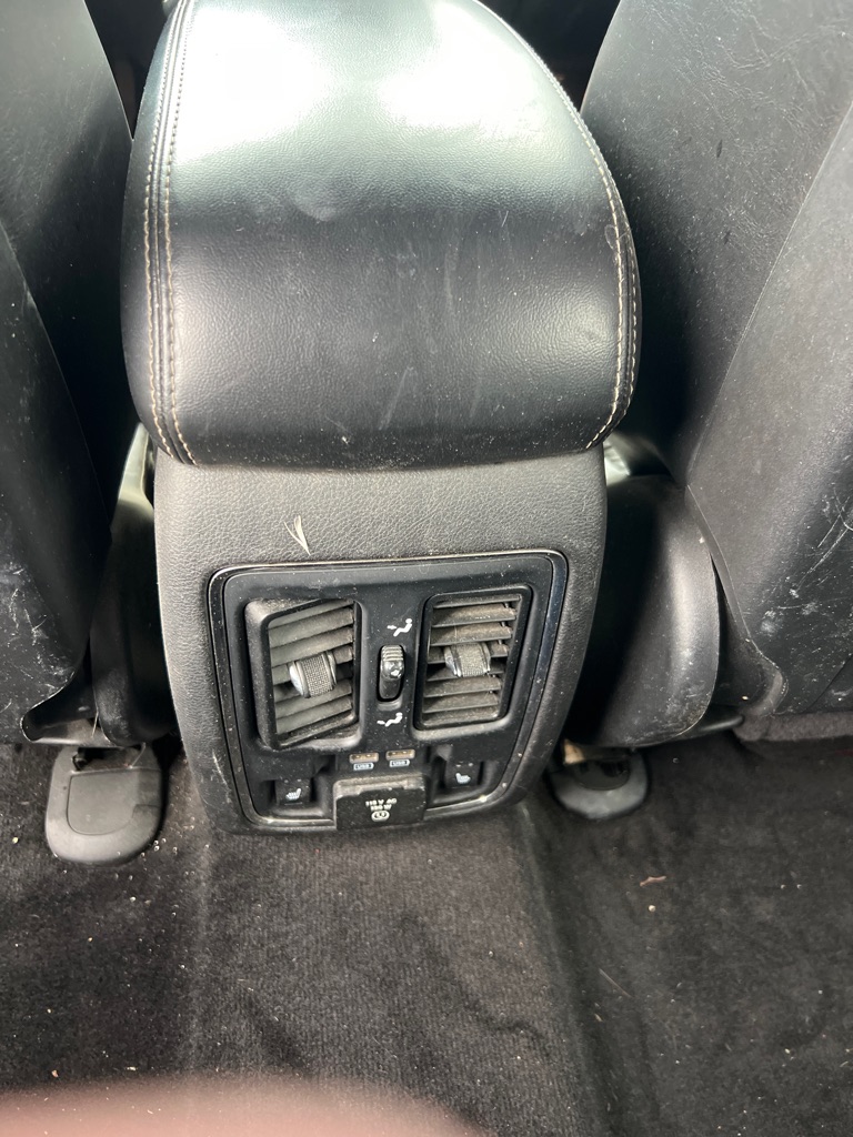 Photo 11 of this JEEP GRAND CHEROKEE