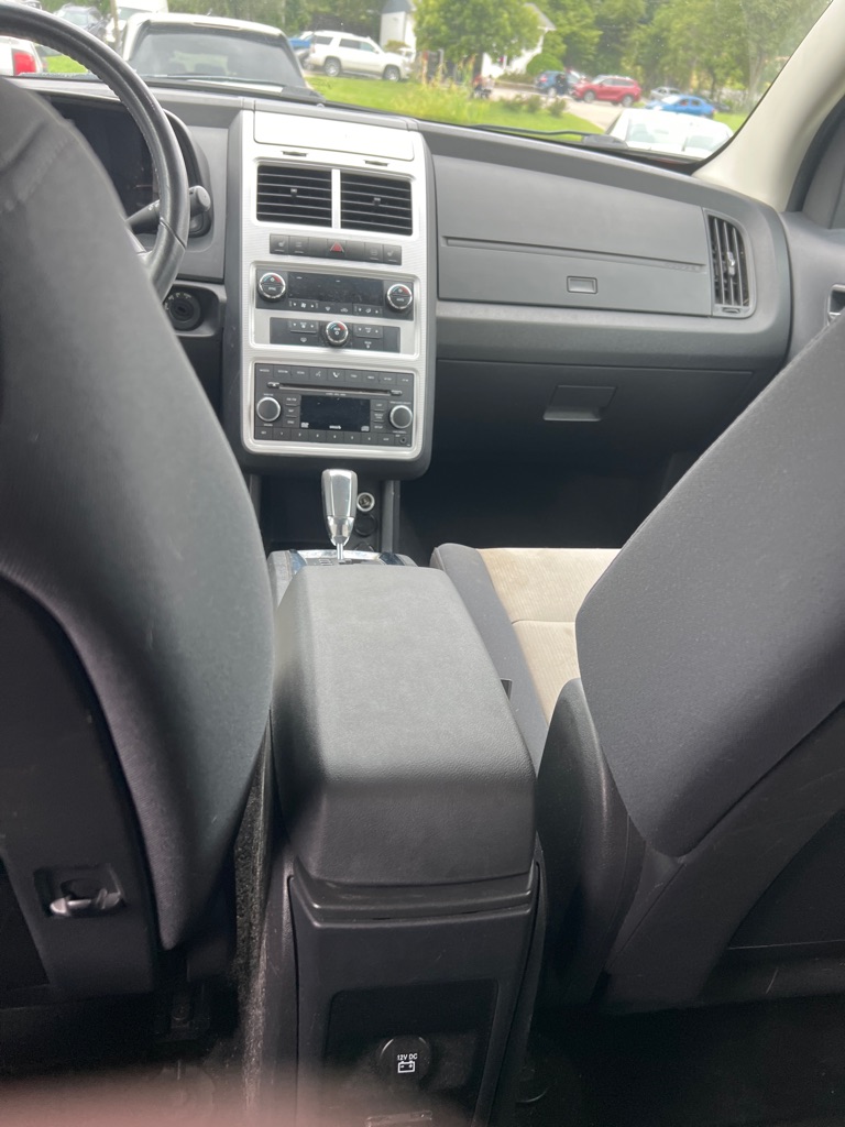 Photo 9 of this DODGE JOURNEY