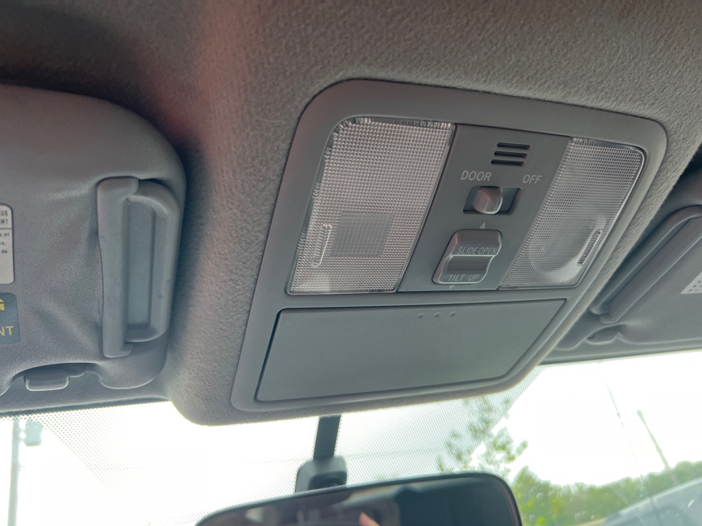 Photo 15 of this TOYOTA RAV4