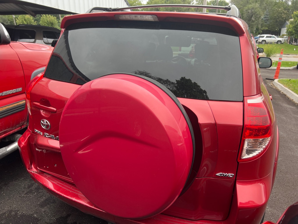 Photo 5 of this TOYOTA RAV4