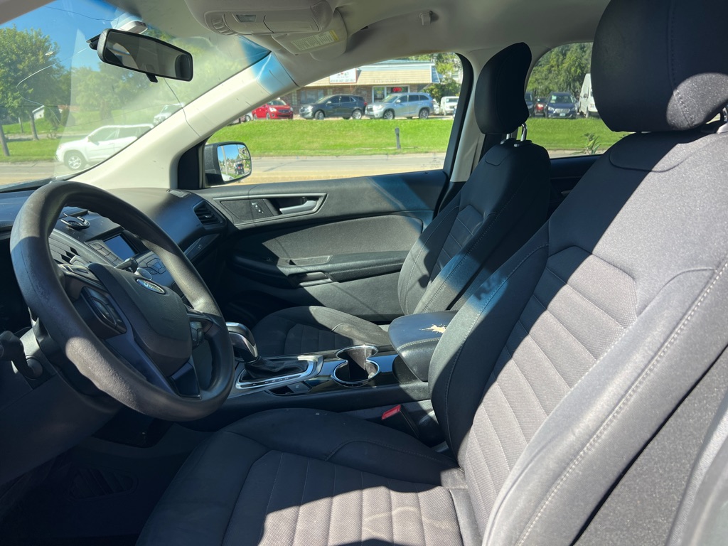 Photo 16 of this FORD EDGE